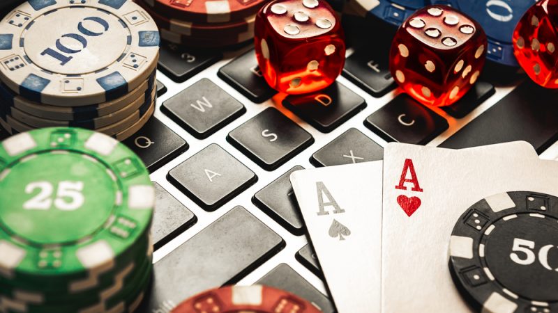 The Charm of Classic Slots in the Digital Era
