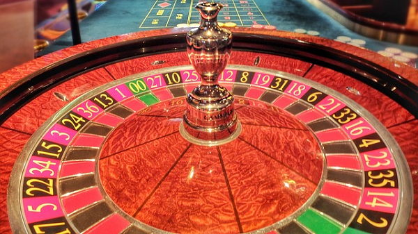The Thrilling Evolution of Live Casinos: Where Virtual Reality Meets Real-Life Excitement
