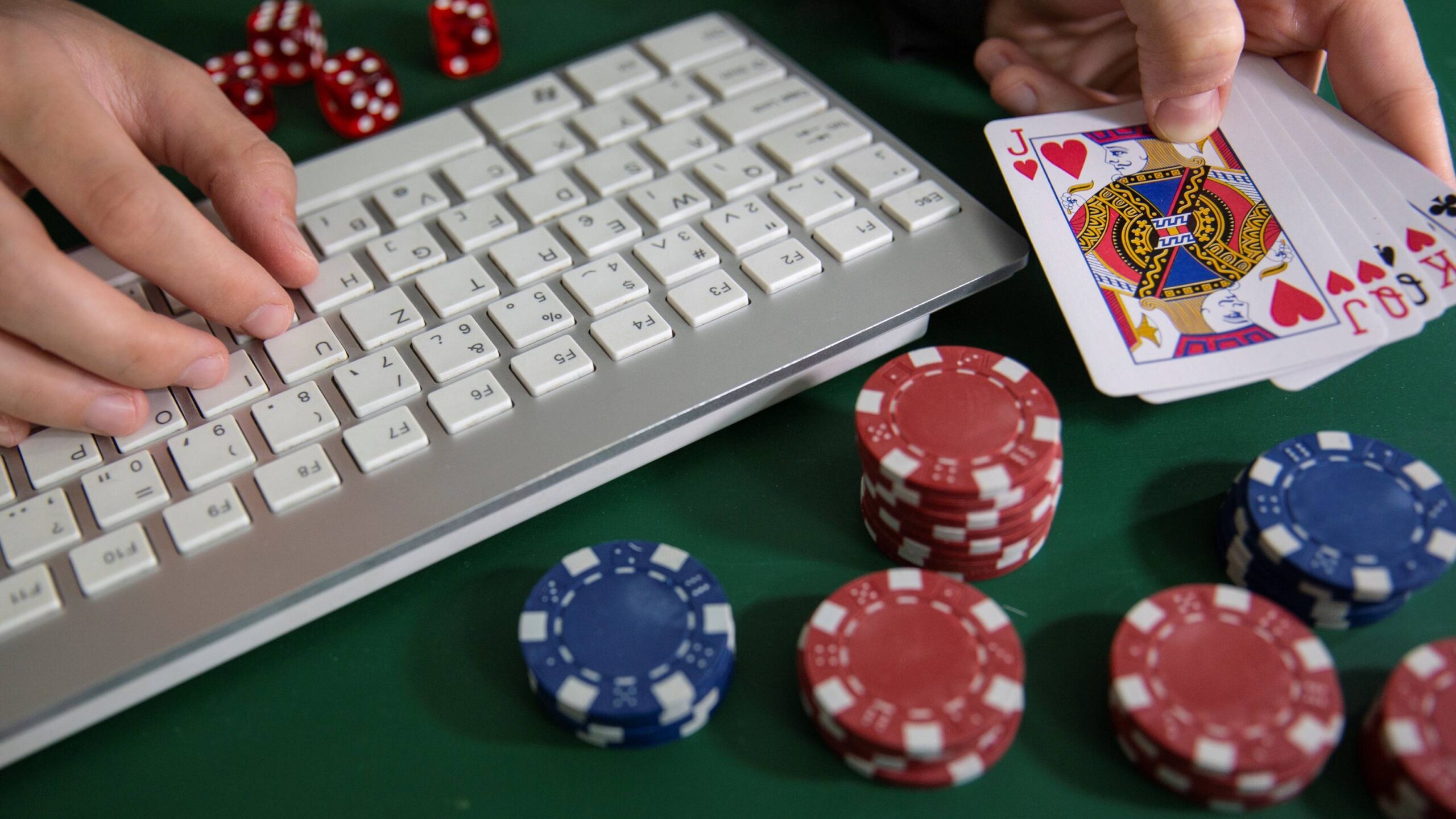 Exploring the World of Online Gambling Enthusiasts: A Deep Dive into the Passionate Players